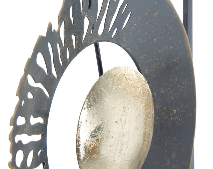 Decoración Geométrica Redonda De Metal En La Pared En Marco