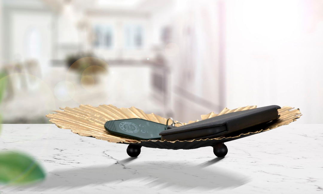 Bandeja de Metal Dorada en Forma de Corazón