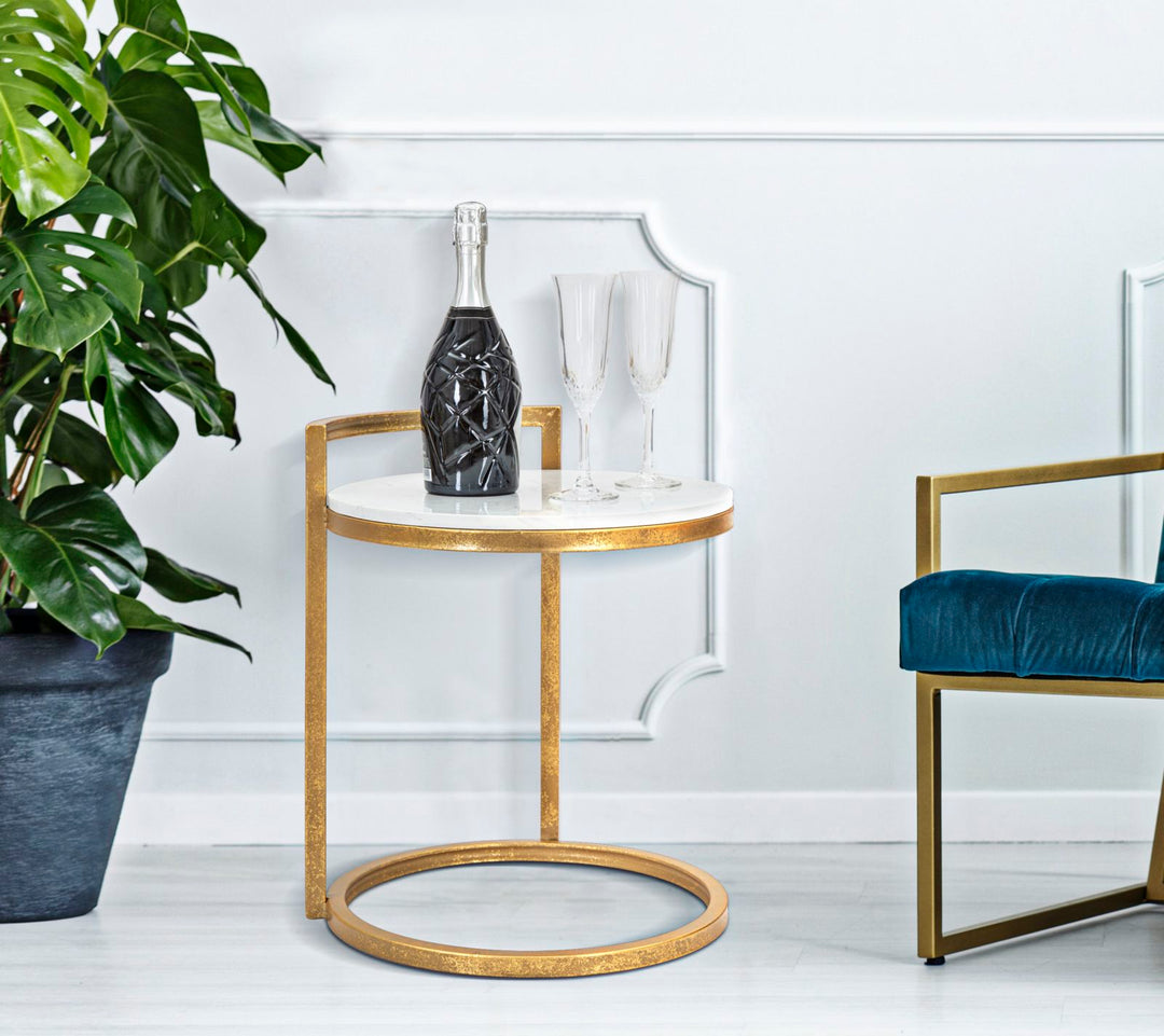 Mesa auxiliar redonda de mármol artificial con base dorada – Mesa moderna de extremo