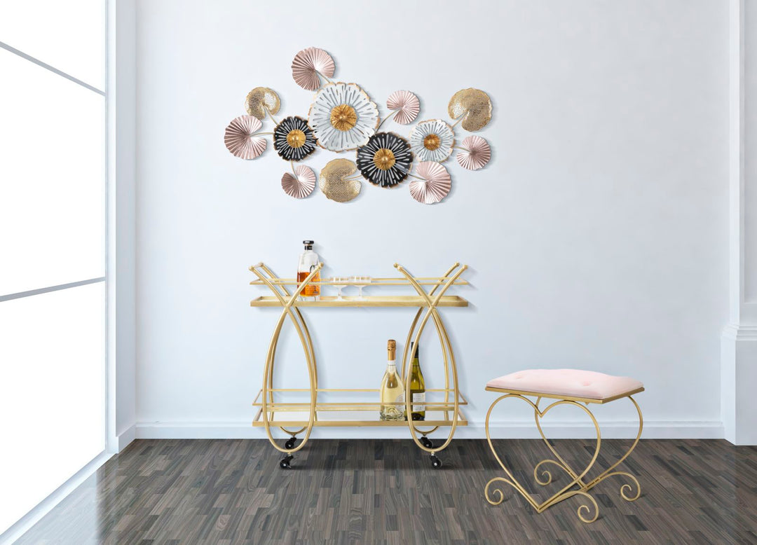 Asiento Rosa Vivo con Patas Doradas en Forma de Corazón