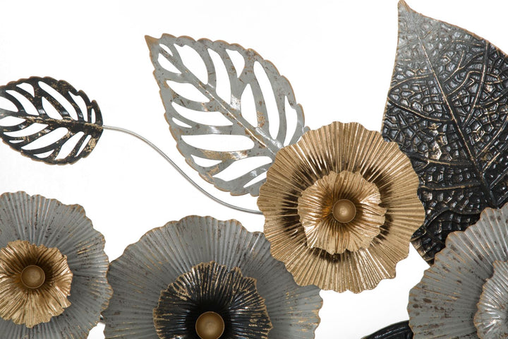 Decoración de pared con hojas y flores de metal