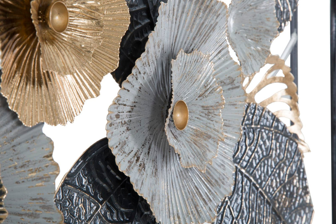 Decoración de pared con hojas y flores de metal