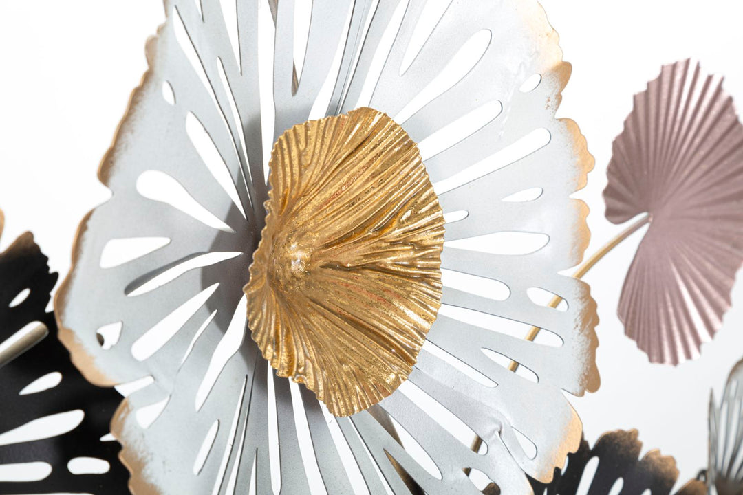 Lirio de agua de metal