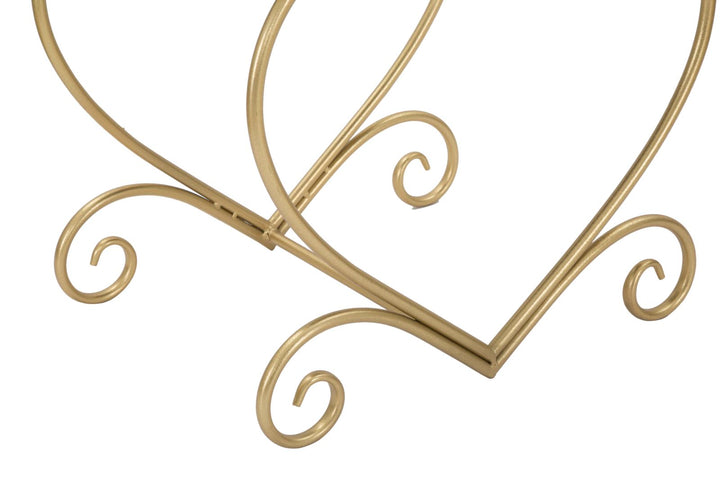 Asiento Crema con Patas Doradas en Forma de Corazón