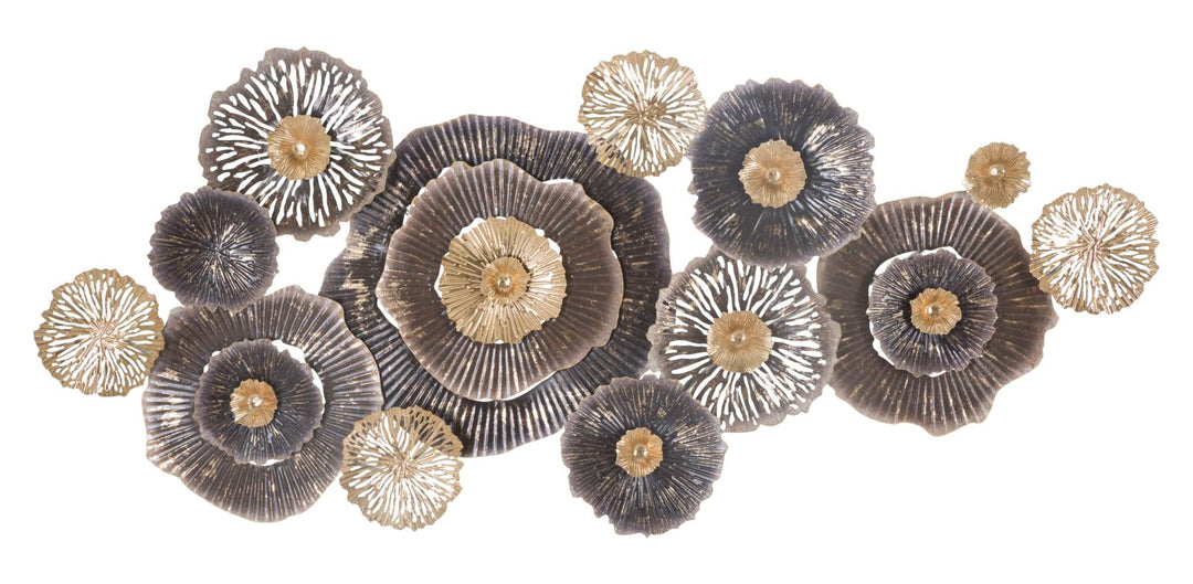 Decoración de pared con flores de metal