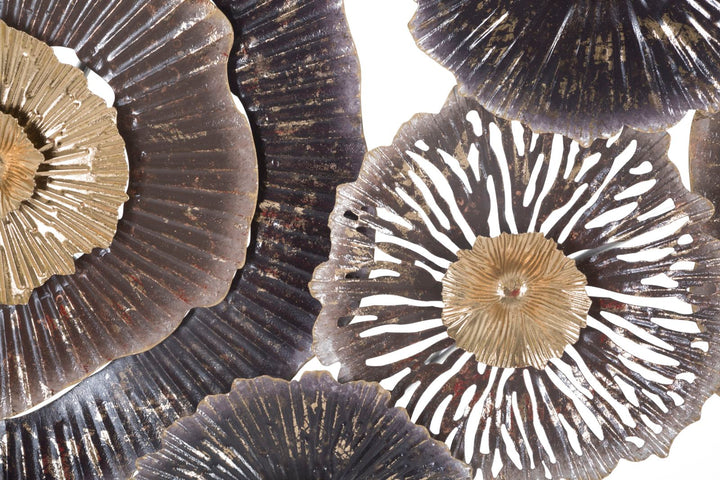 Decoración de pared con flores de metal