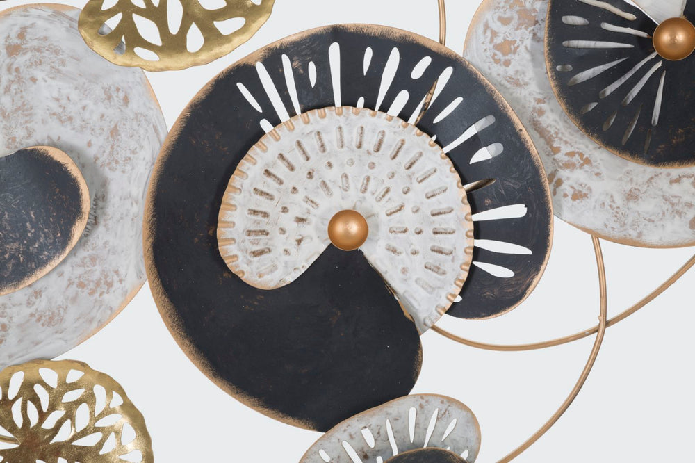 Decoración de pared de flores y hojas de metal