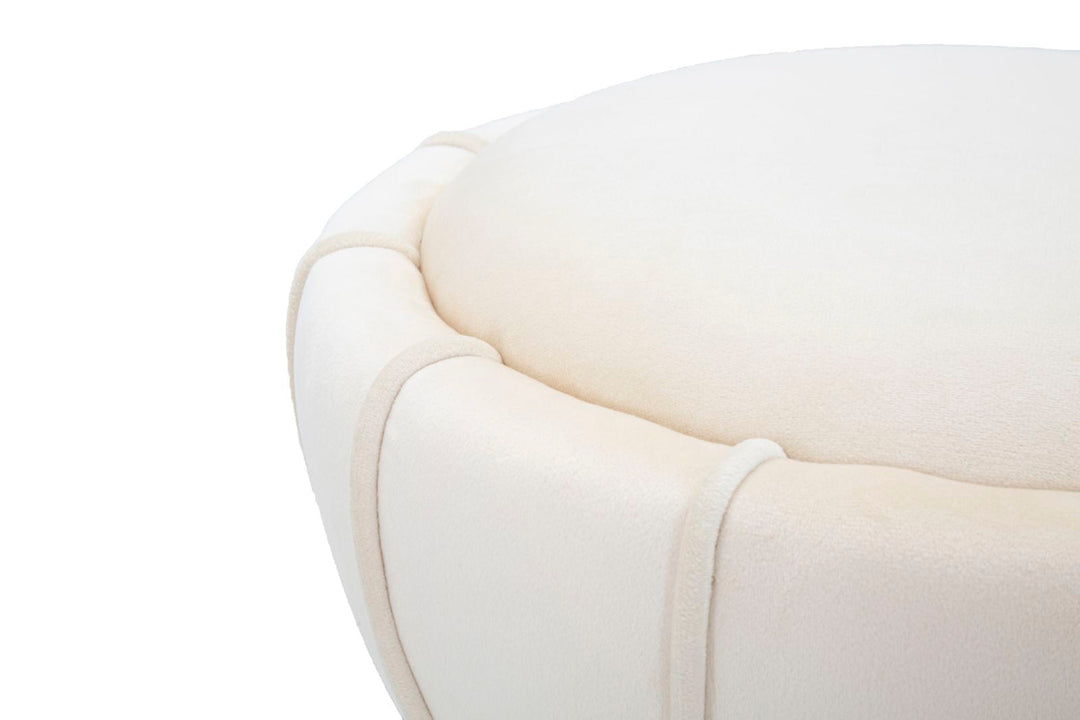 Puff de Terciopelo Crema con Metal Dorado