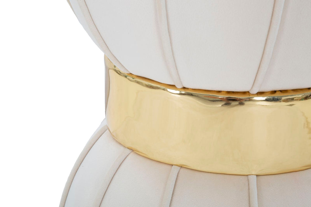 Puff de Terciopelo Crema con Metal Dorado