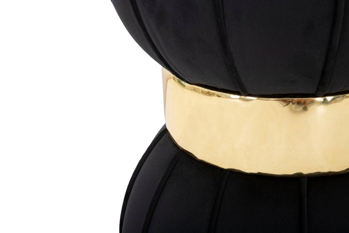Puff de Terciopelo Negro con Metal Dorado