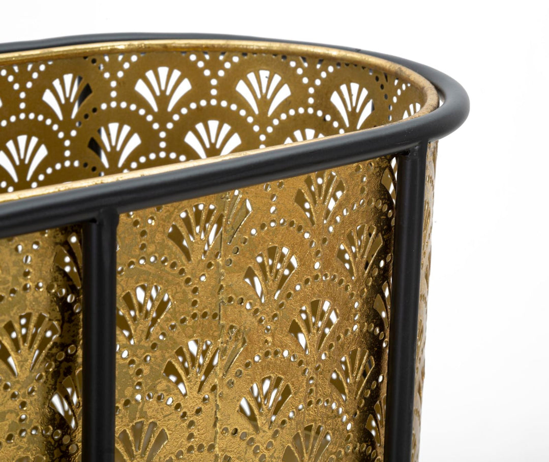 Jardinera Ovalada de Metal Dorado con Patas de Azulejo Negro