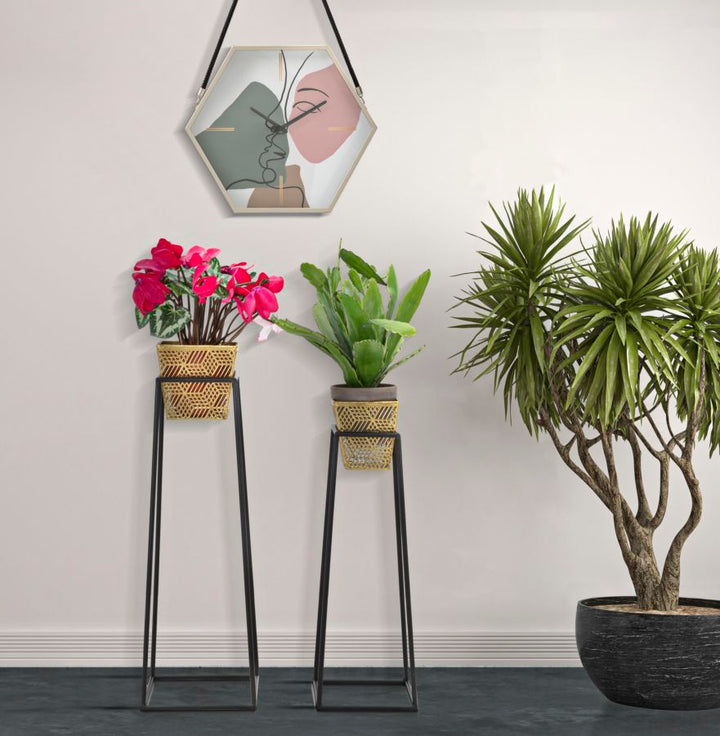 Pareja de Jarrón Rectangular de Metal Dorado con Patas Negras