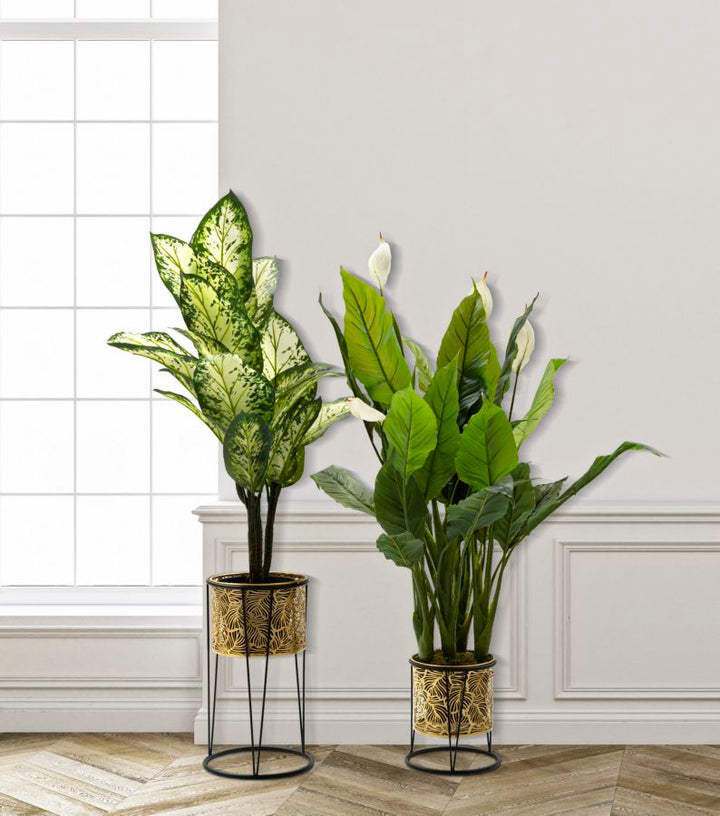 Macetero Redondo de Metal Dorado con Diseño de Hojas