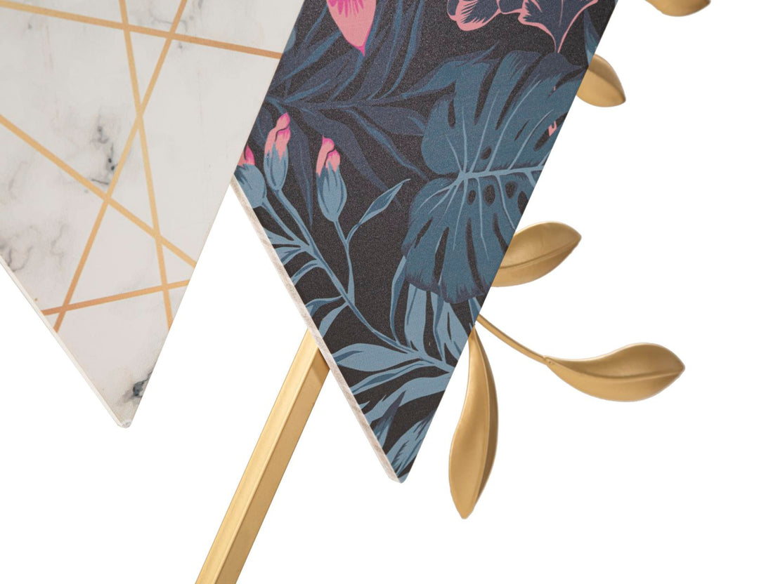 Reloj de pared moderno en forma de triángulo de metal