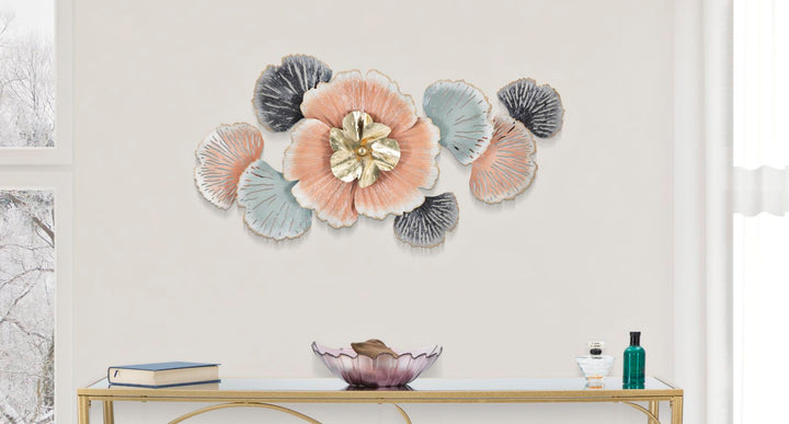 Decoración de pared con flores de metal