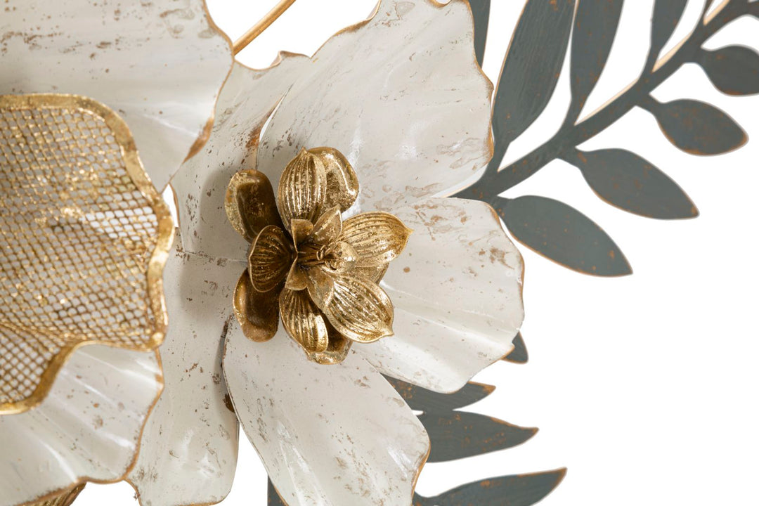 Decoración de pared de metal y madera con flores y hojas