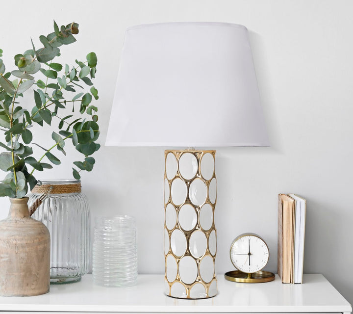 Lámpara de Mesa de Cerámica Dorada y Blanca Geométrica