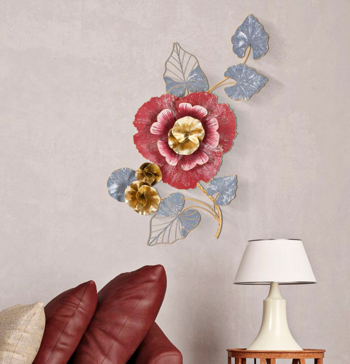 Decoración de pared con flores de metal