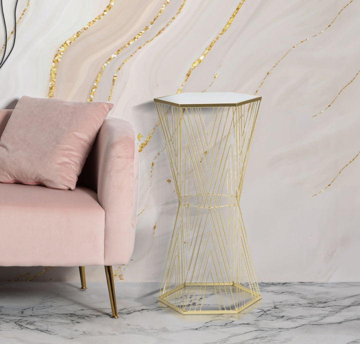 Mesa pedestal de metal dorado – Lines 6 diseño moderno