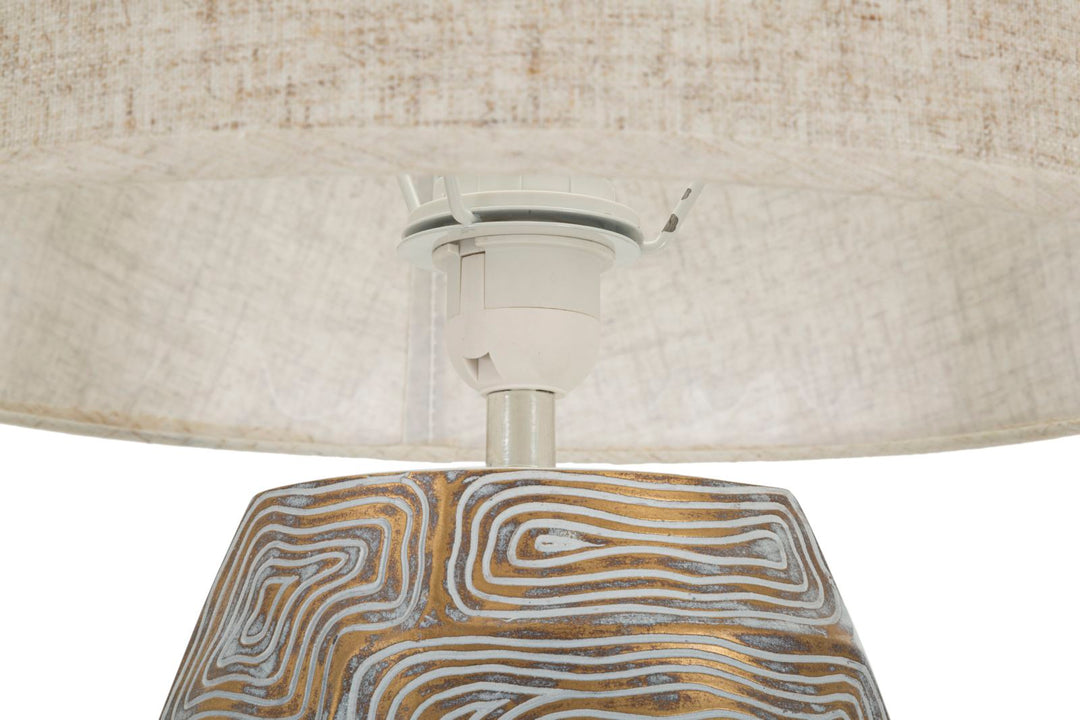 Lámpara de mesa alta de tela beige con base texturizada – Eclips Tower