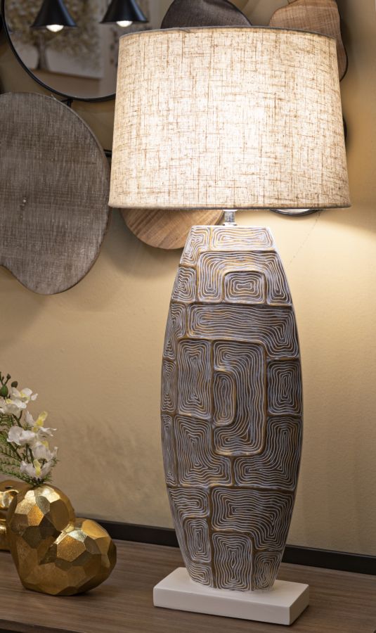 Lámpara de mesa alta de tela beige con base texturizada – Eclips Tower