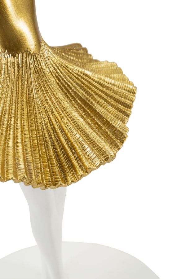 Lámpara de mesa escultura bailarina dorada con pantalla de tela – Estilo contemporáneo