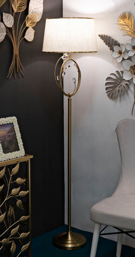 Lámpara de pie dorada con pantalla blanca – Versailles diseño elegante