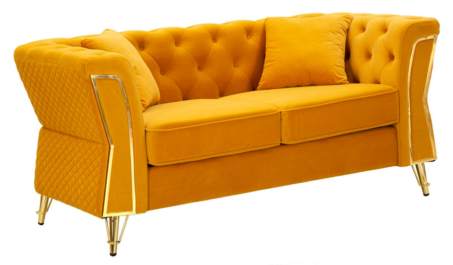 Sofá de terciopelo mostaza con cojines – Emy 2 plazas