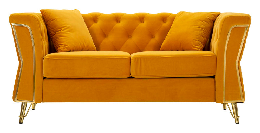 Sofá de terciopelo mostaza con cojines – Emy 2 plazas