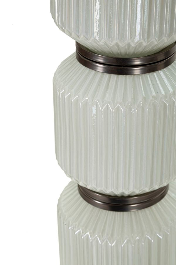 Lámpara de pie blanca y plateada con pantalla de tela – Bright One moderna