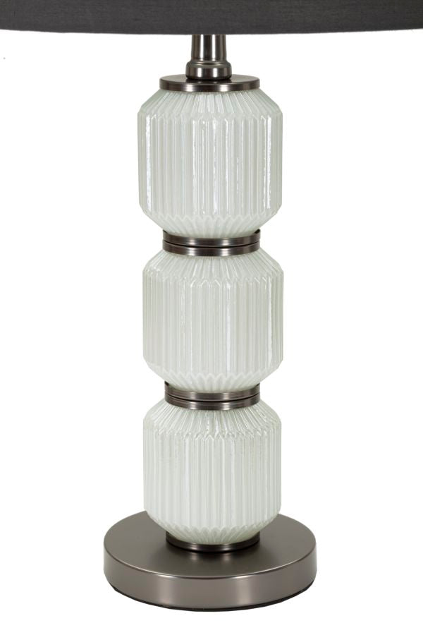 Lámpara de mesa de vidrio transparente y plateada con pantalla de tela – Bright Three