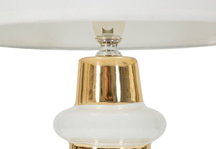 Lámpara de mesa blanca y dorada con pantalla de tela – Liara Collection