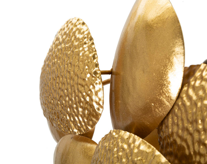 Aplique de pared de metal dorado con diseño de concha marina – Estilo contemporáneo