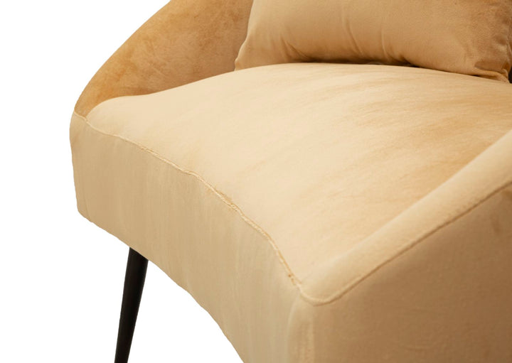 Sofá tapizado beige con cojines – Browy 2 plazas