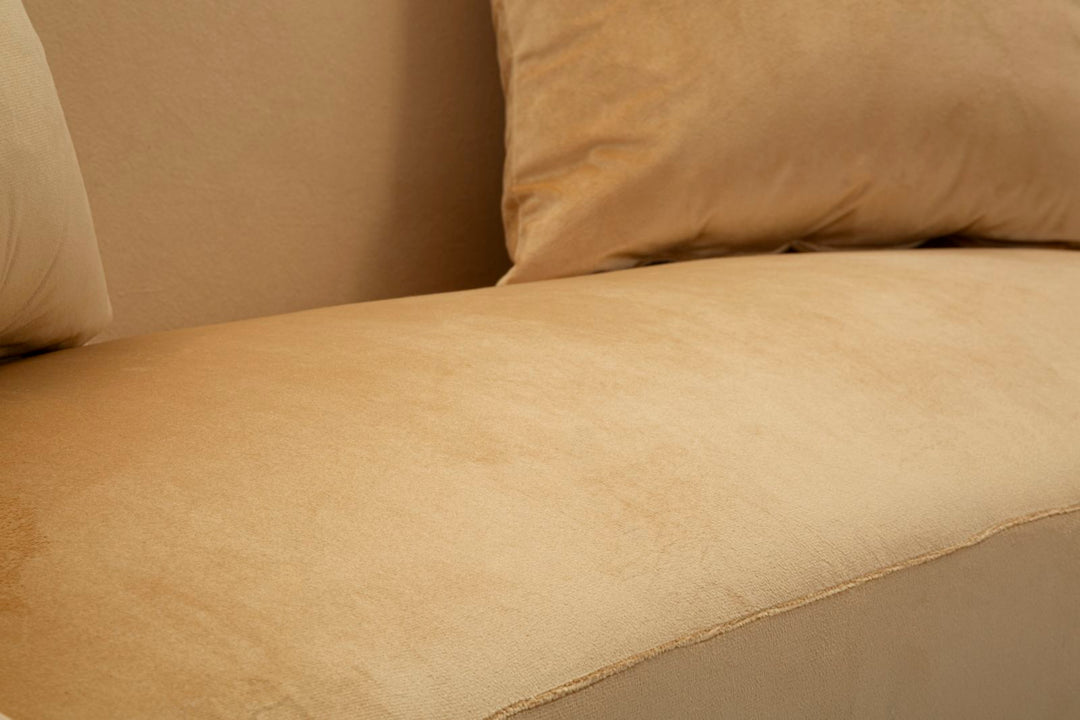 Sofá tapizado beige con cojines – Browy 2 plazas