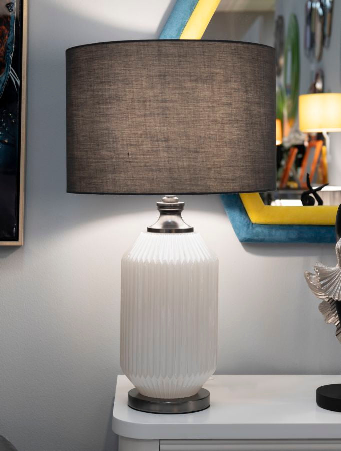 Lámpara de mesa negra y plateada con pantalla de tela – Brighty Collection