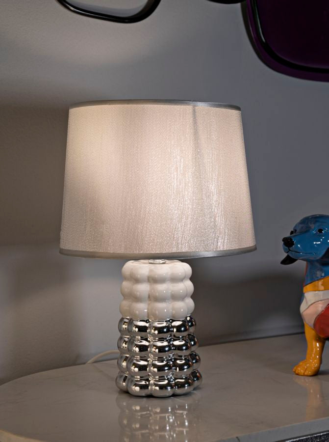 Lámpara de mesa de cerámica blanca con pantalla de tela – Lace contemporánea