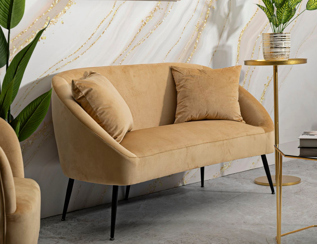 Sofá tapizado beige con cojines – Browy 2 plazas