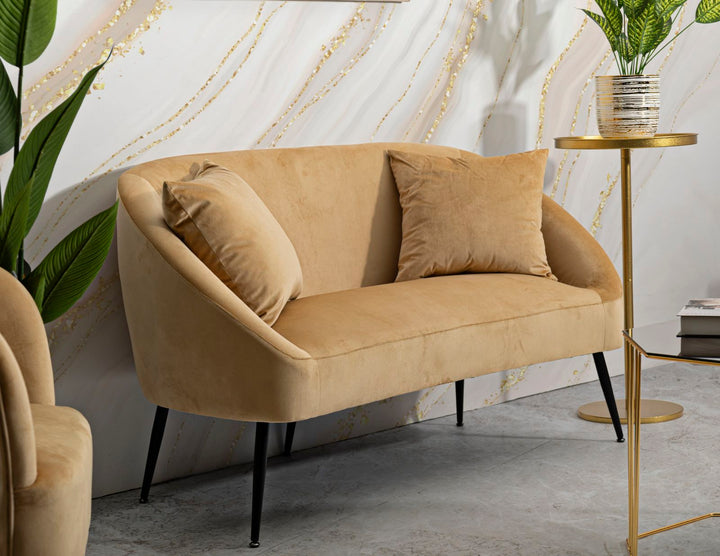 Sofá tapizado beige con cojines – Browy 2 plazas