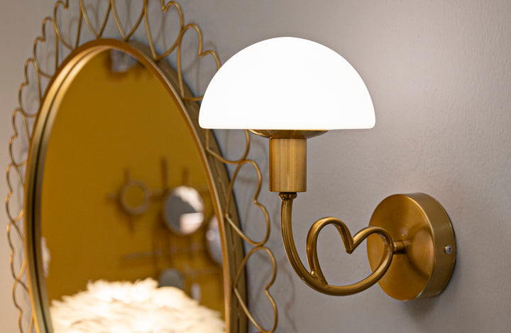 Aplique de pared dorado y blanco con pantalla cúpula – Lovy contemporáneo