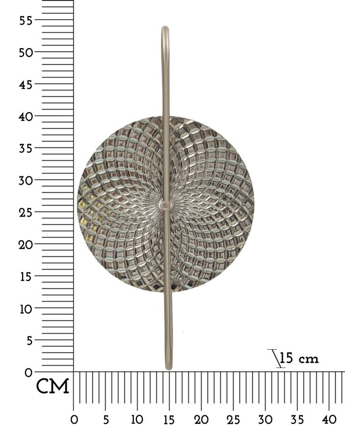 Aplique de pared plateado y blanco con patrón decorativo – Slivery acento