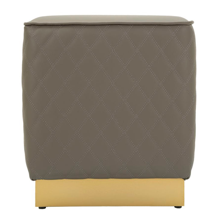 Taburete cuadrado tapizado con base dorada – Sharon acento moderno