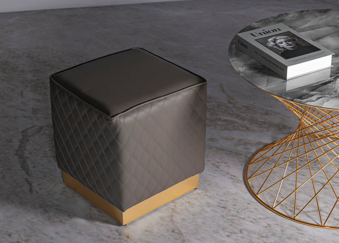 Taburete cuadrado tapizado con base dorada – Sharon acento moderno