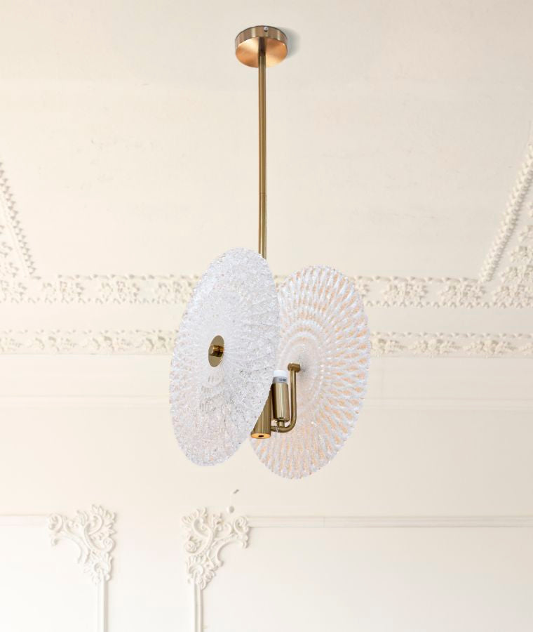 Lámpara de techo de oro y vidrio con discos blancos – Diseño moderno