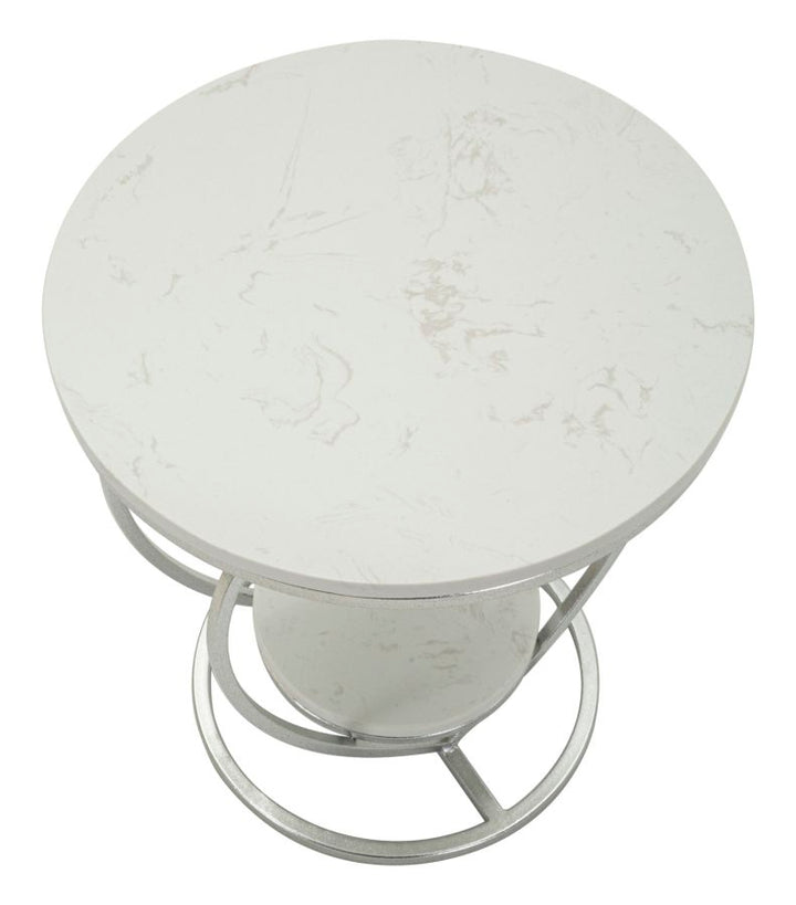 Mesa auxiliar de metal plateado con base en forma de corazón – Heart acento moderno