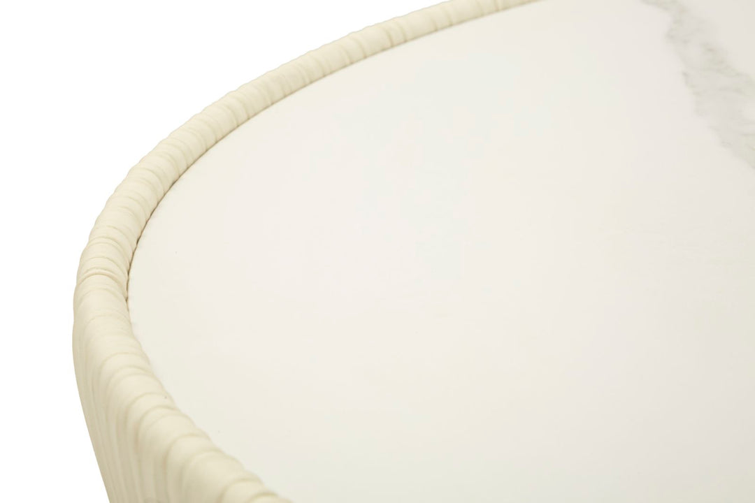 Mesa de centro redonda beige con base dorada – Elge diseño moderno