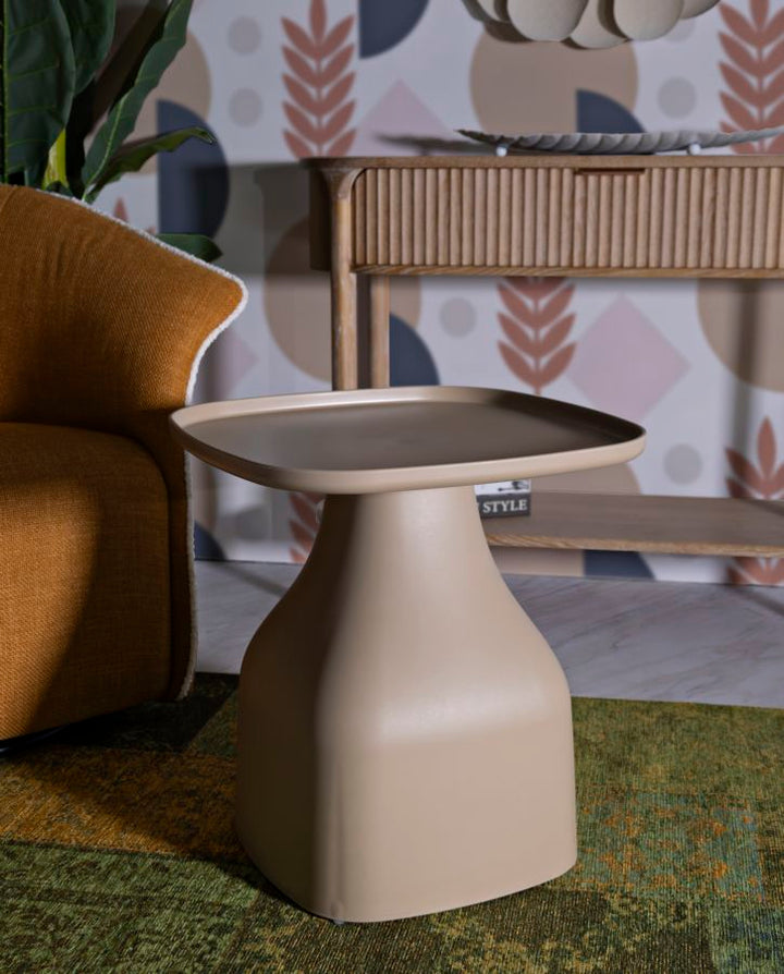 Mesa de centro redonda gris con base geométrica – Gea diseño contemporáneo