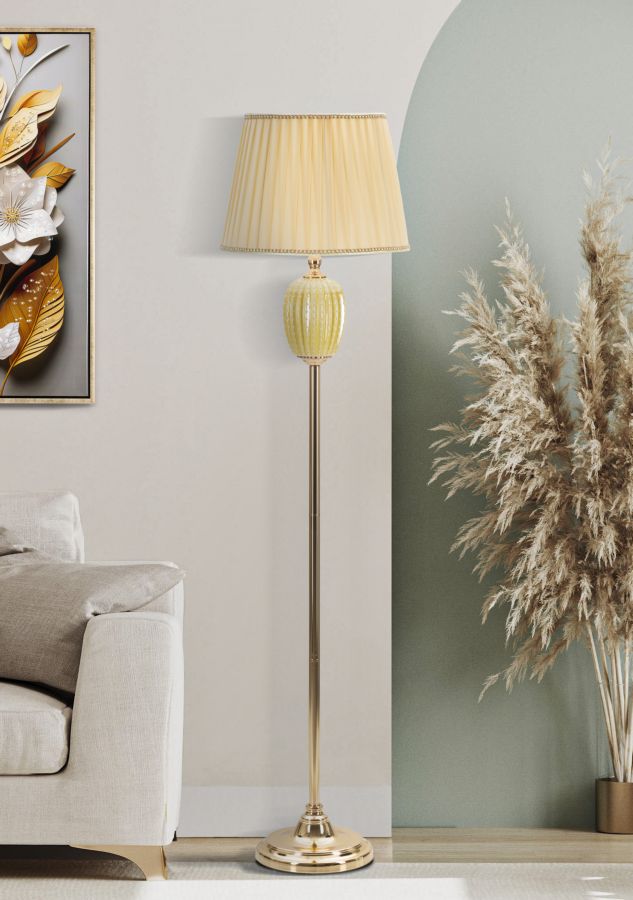 Lámpara de pie dorada con pantalla de tela – Lot diseño elegante