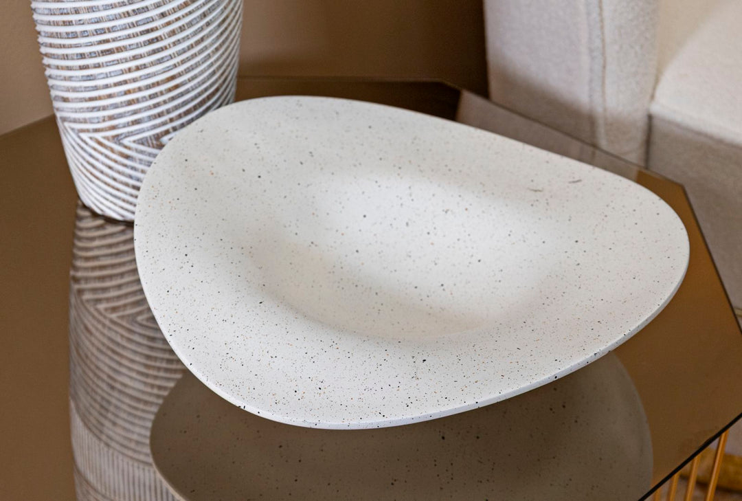 Bandeja decorativa de resina blanca – Acento elegante contemporáneo