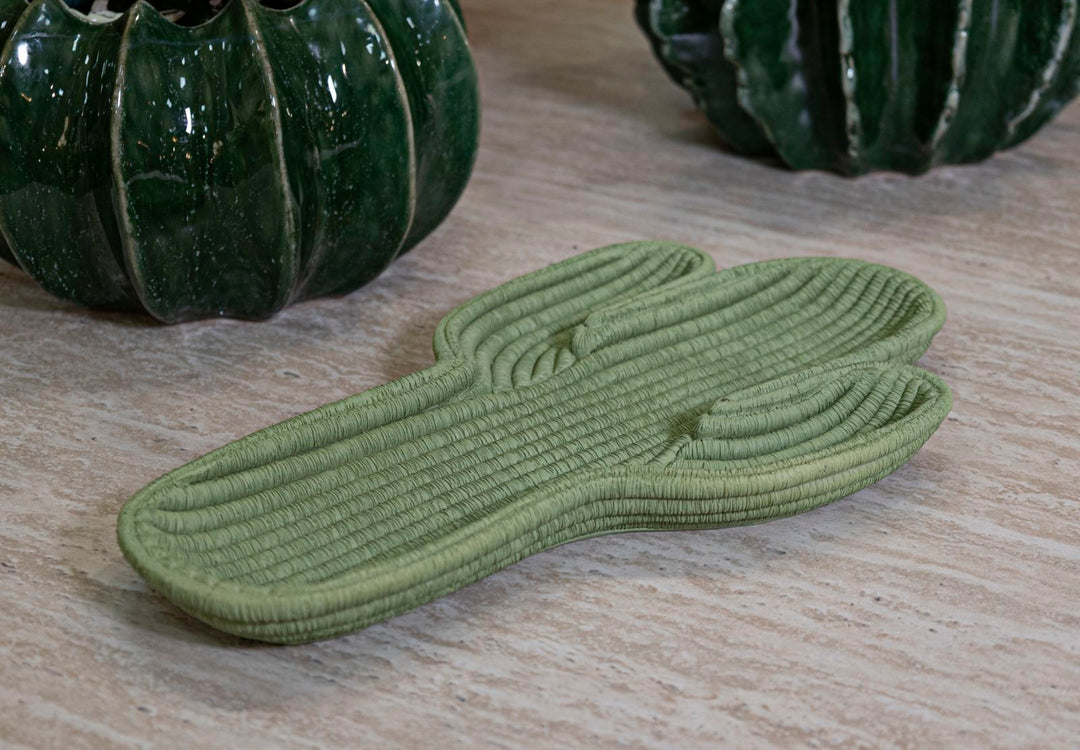 Bandeja decorativa de resina verde – Cactus diseño moderno